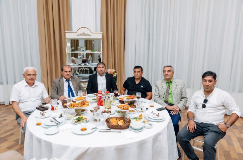 Gəncədə Milli Mətbuatın 150 illiyi münasibətilə ziyafət təşkil olunub
