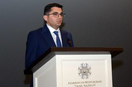 Parlaq rektorun füsunkar təklifinə qoşulaq: Leninə qayıdaq…